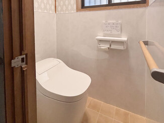 トイレリフォーム おしゃれな雰囲気に仕上がった、気持ちよく使用できるレストルーム